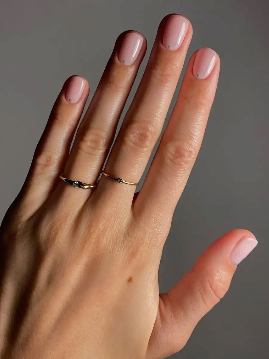Nude nails: Τα πιο elegant σχέδια που θα δοκιμάσεις φέτος