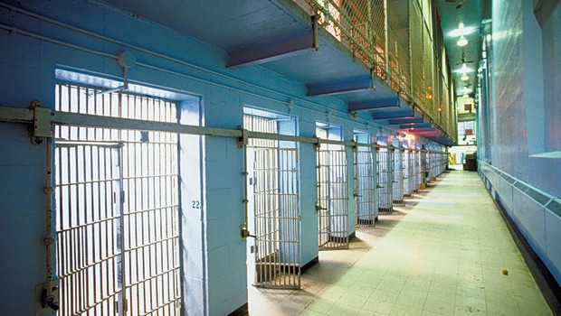 Κρήτη: Κρατούμενοι έβαλαν φωτιά στις φυλακές Αγυιάς Χανίων - Στο νοσοκομείο 7 άτομα από τους καπνούς