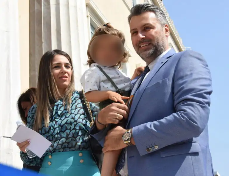 Συγκλονίζει ο Γιάννης Καλλιάνος: «Υπήρχε κάποιο πρόβλημα με το έμβρυο και δυστυχώς η καρδούλα σταμάτησε να χτυπά»