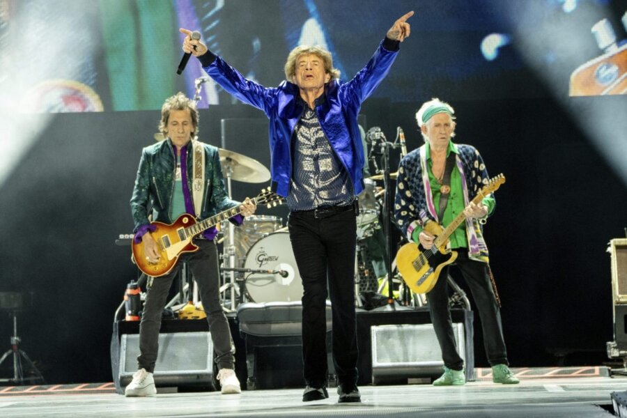 Ronnie WoodMick JaggerKeith Richards