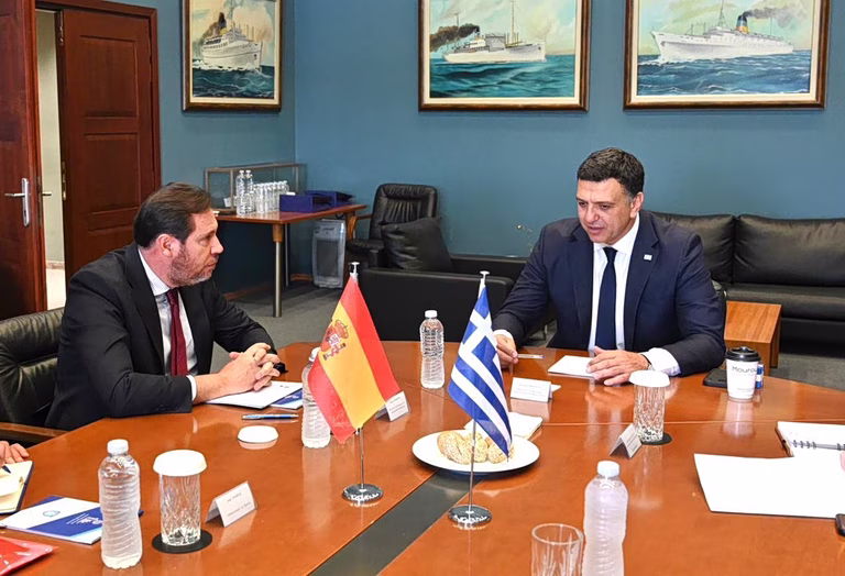 Βασίλης Κικίλιας: Συνάντηση με τον Ισπανό υπουργό Μεταφορών, Όσκαρ Πουέντε