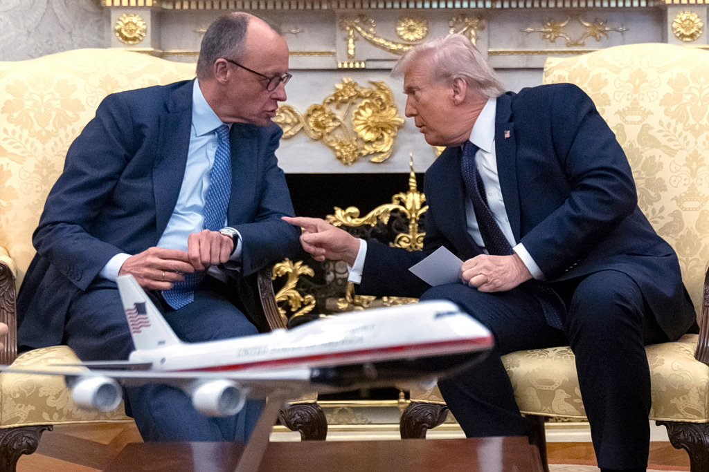 Τραμπ και Μερτς συζήτηση