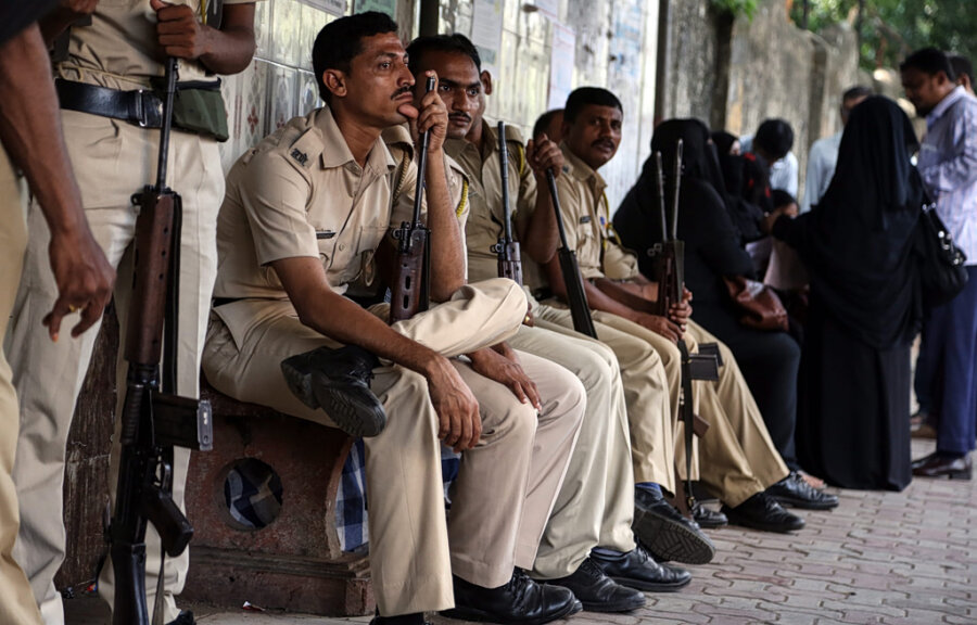 Φρίκη: Ξέθαψε την αδελφή του και την πήγε σε τράπεζα για να αποδείξει ότι είναι νεκρή