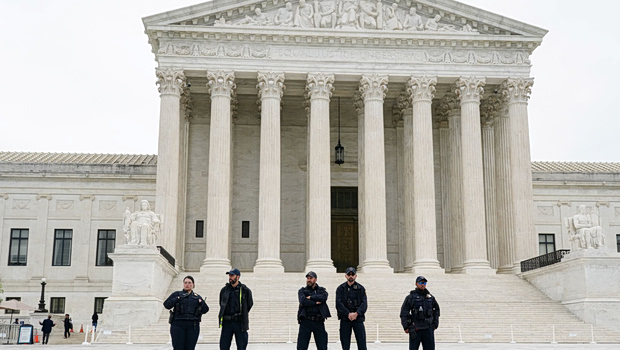 ΗΠΑ: Το Ανώτατο Δικαστήριο τροποποιεί τους εκλογικούς κανόνες - Περιορίζει τα δικαιώματα ψήφου των μειονοτήτων