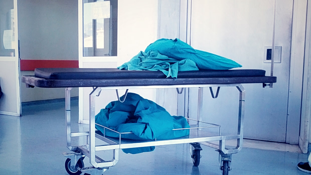 ΕΣΥ: Τα δάκρυα απόγνωσης της ειδικευόμενης παιδιάτρου και ο υπουργός Υγείας που βλέπει «επικοινωνιακά παιχνίδια»