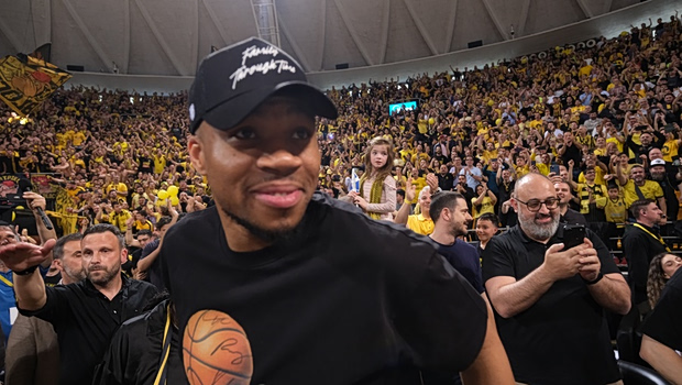 Ο Γιάννης Αντετοκούνμπο επιλέγει Ρονάλντο αντί για Μέσι και εξηγεί το γιατί