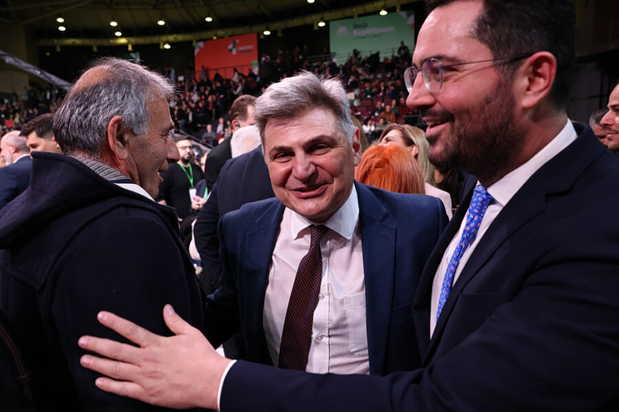 ΠΑΣΟΚ: Θέμα ωρών η προσχώρηση Φαραντούρη