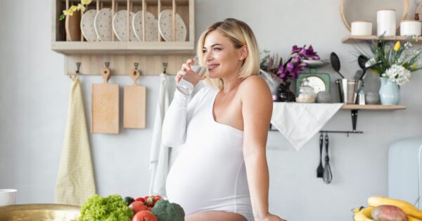 Εγκυμοσύνη: Πώς νίκησα τις καούρες και την αφυδάτωση με τον πιο φυσικό τρόπο