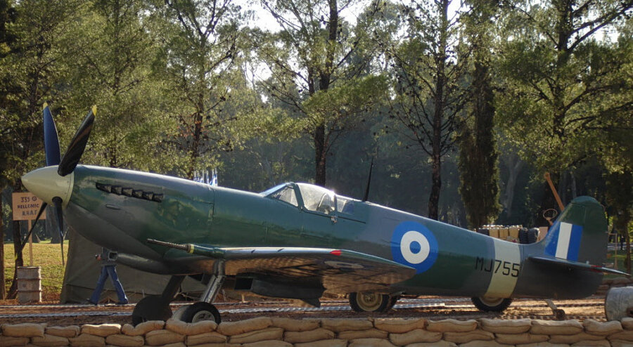 Απεβίωσε ο Τζορτζ Νταν, ο πιλότος της RAF, που είχε μεταφέρει το Spitfire MJ755 στην Ελλάδα