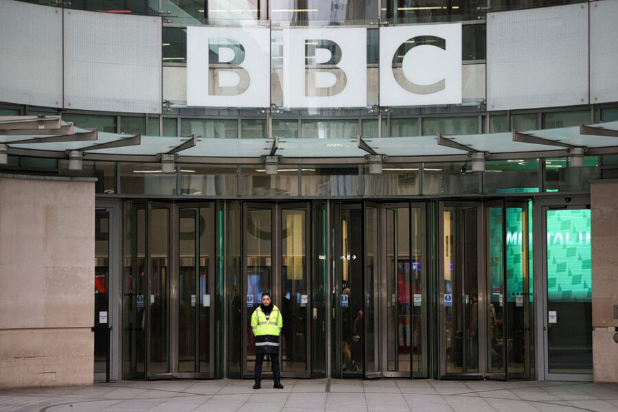 Σάλος στο BBC: Παρουσιαστής έσπασε τον καρπό συναδέλφου – Κατηγορίες για συγκάλυψη