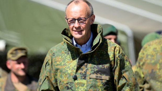 Ο Μερτς δεν συνδέει την κριτική του στον Τραμπ με την απόσυρση αμερικανών στρατιωτικών από τη Γερμανία