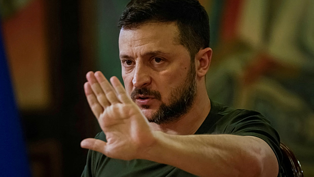 Ουκρανία: Κατάπαυση του πυρός από τα μεσάνυχτα της Τρίτης, ανακοινώνει ο Ζελένσκι