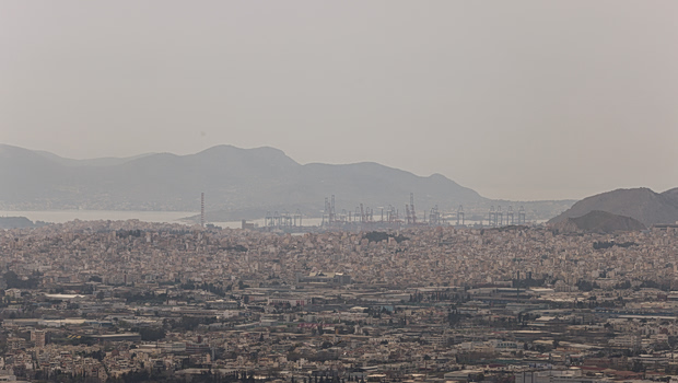 Αφρικανική σκόνη, μικρή πτώση της θερμοκρασίας και... καταιγίδες σήμερα