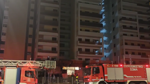 Κάτω Πατήσια: Πυρκαγιά σε σούπερ μάρκετ που βρίσκεται στο ισόγειο πολυκατοικίας