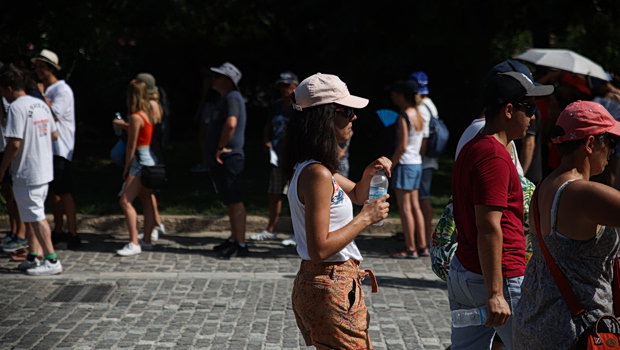 Καιρός: Στους 33 βαθμούς «σκαρφαλώνει» ο υδράργυρος την Τρίτη - Οι πιο ζεστές περιοχές