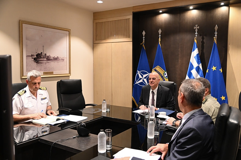 Πρώτη τηλεδιάσκεψη Υπουργών Άμυνας για αποστολή δυνάμεων στα Στενά του Ορμούζ – Παρών ο Δένδιας