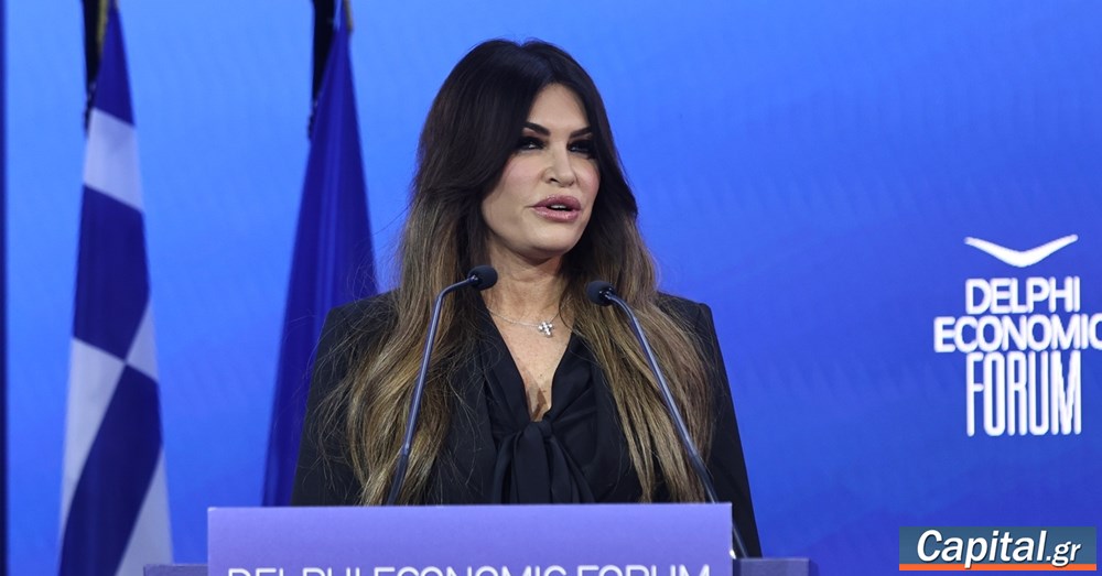Επίσκεψη της Κίμπερλι Γκίλφοϊλ στην αμερικανική βάση της Σούδας