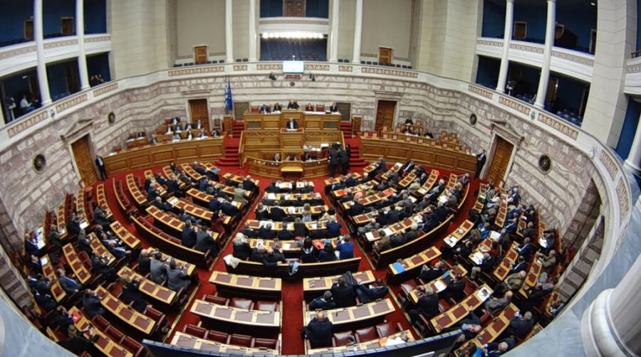 Βουλή: Υπερψηφίστηκε στην Ολομέλεια το φορολογικό νομοσχέδιο