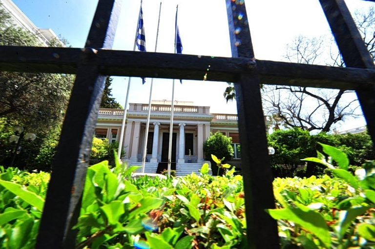 Σύννεφα πάνω από το συνέδριο της ΝΔ: Η κρίση θεσμών στιγματίζει την κυβέρνηση – Αμείωτη η εσωκομματική δυσαρέσκεια