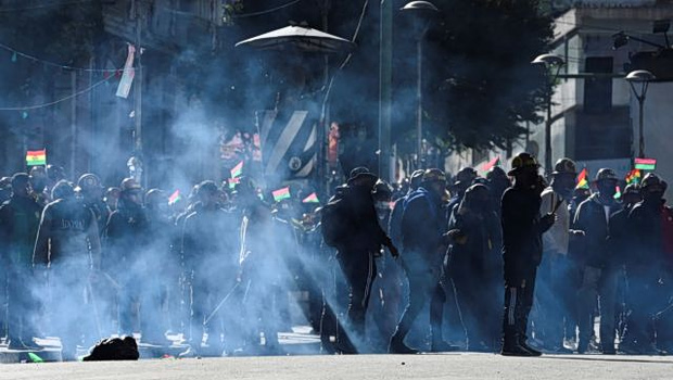 Βολιβία: Χιλιάδες εργαζόμενοι σε ορυχεία παραλύουν την πρωτεύουσα Λα Πας και συγκρούονται με την αστυνομία