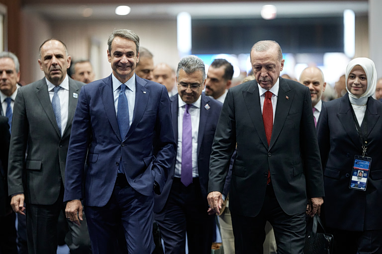 «Τυφώνας σε μπουκάλι» ή αλλιώς η «Γαλάζια Πατρίδα» με όρους πολιτικής σκοπιμότητας