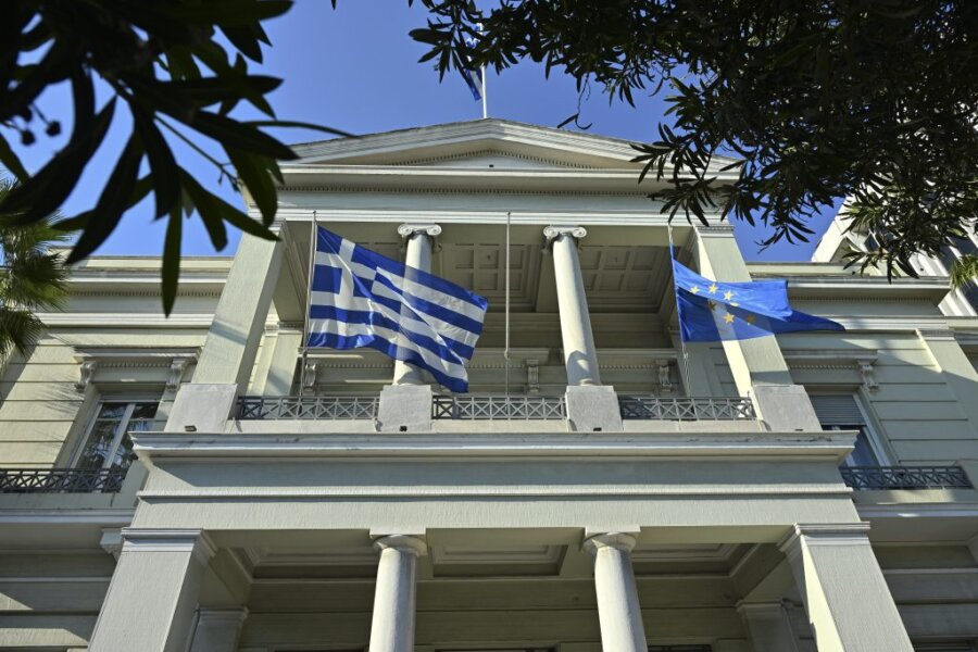 ΥΠΕΞ για «Γαλάζια Πατρίδα»: «Η Ελλάδα είναι έτοιμη για κάθε ενδεχόμενο – Σαφές το νομικό καθεστώς στο Αιγαίο»