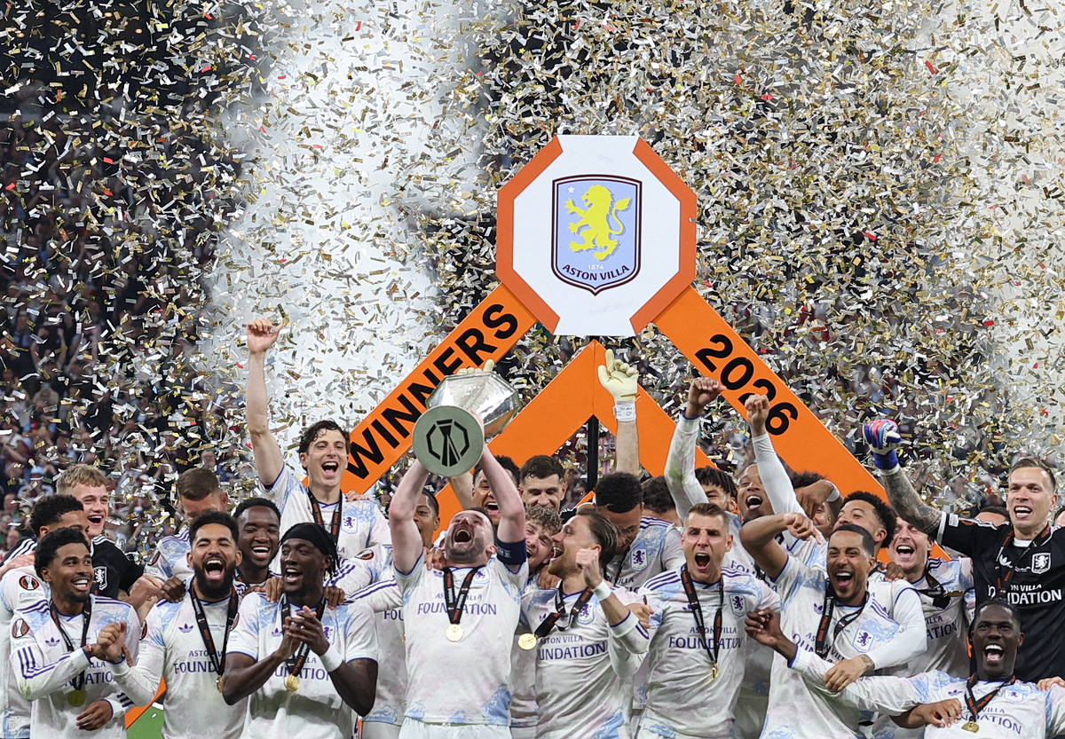 Η απονομή του Europa League στην Άστον Βίλα (vid, pics)