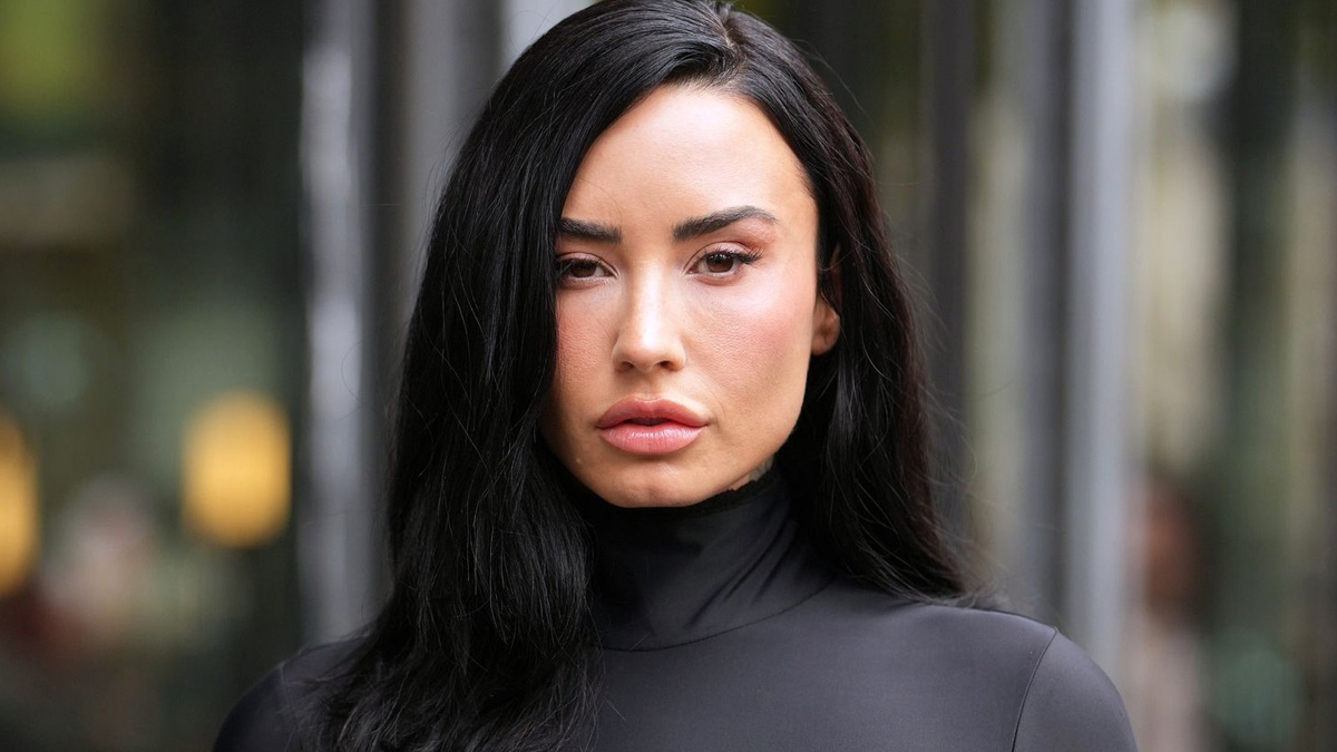 Demi Lovato: Το νέο glam γαλλικό μανικιούρ της σεζόν