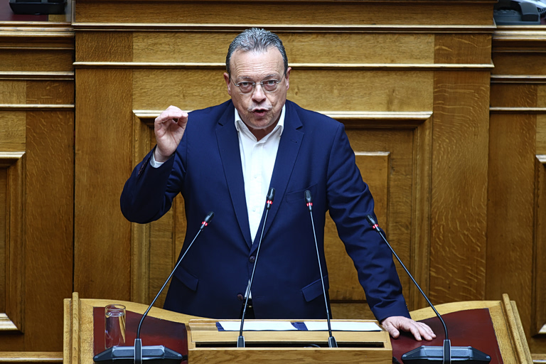 Φάμελλος: Σχεδιασμένες στο Μαξίμου οι πρακτικές παρακράτους και μαφίας