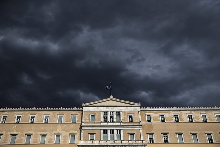 Σε ομηρία το κράτος Δικαίου και η κοινή λογική, η Καρυστιανού στέλνει μήνυμα με περιστέρι και η Αριστερά περιμένει ο Τσίπρας τι θα φέρει