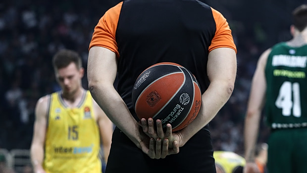 Final Four 2026: Αυτοί οι διαιτητές θα σφυρίξουν τον ημιτελικό Ολυμπιακός - Φενέρμπαχτσε