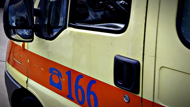 Βόλος: Σε σοβαρή κατάσταση γυναίκα που παρασύρθηκε από νταλίκα