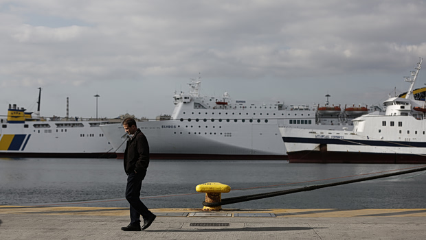 Τύχη «βουνό» είχε 89χρονος - Έπεσε στην θάλασσα με το αυτοκίνητο και σώθηκε