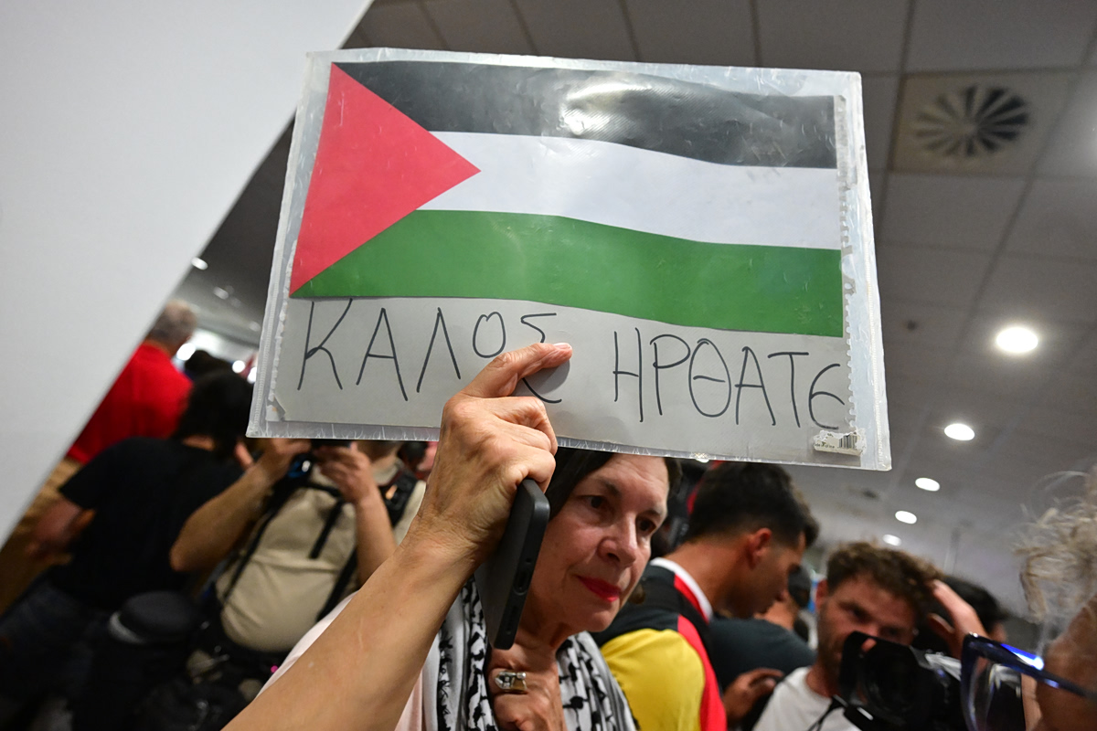Μέλη του Global Sumud Flotilla: «Μας υπέβαλαν σε ομαδικά βασανιστήρια, ξύλο, πλαστικές σφαίρες, στέρηση νερού»