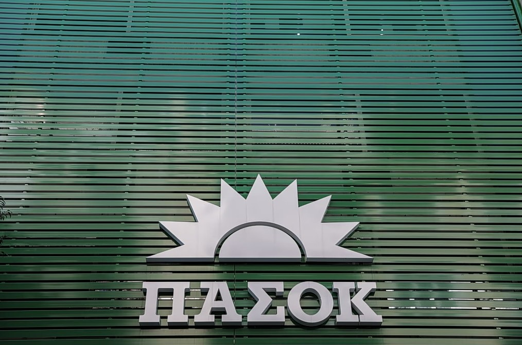 ΠΑΣΟΚ για το «παρών» στην ανανέωση της θητείας Στουρνάρα: Η ισοβιότητα δεν προκρίνει την εύρυθμη λειτουργία των θεσμών