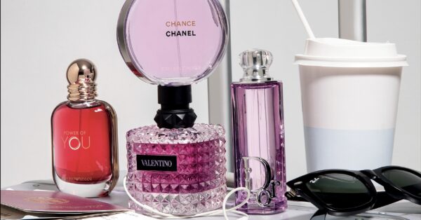 Summer Scents: Δροσερές, γλυκιές και αισθησιακές εσάνς που θα μας συνοδεύσουν τις ζεστές ημέρες και νύχτες του καλοκαιριού