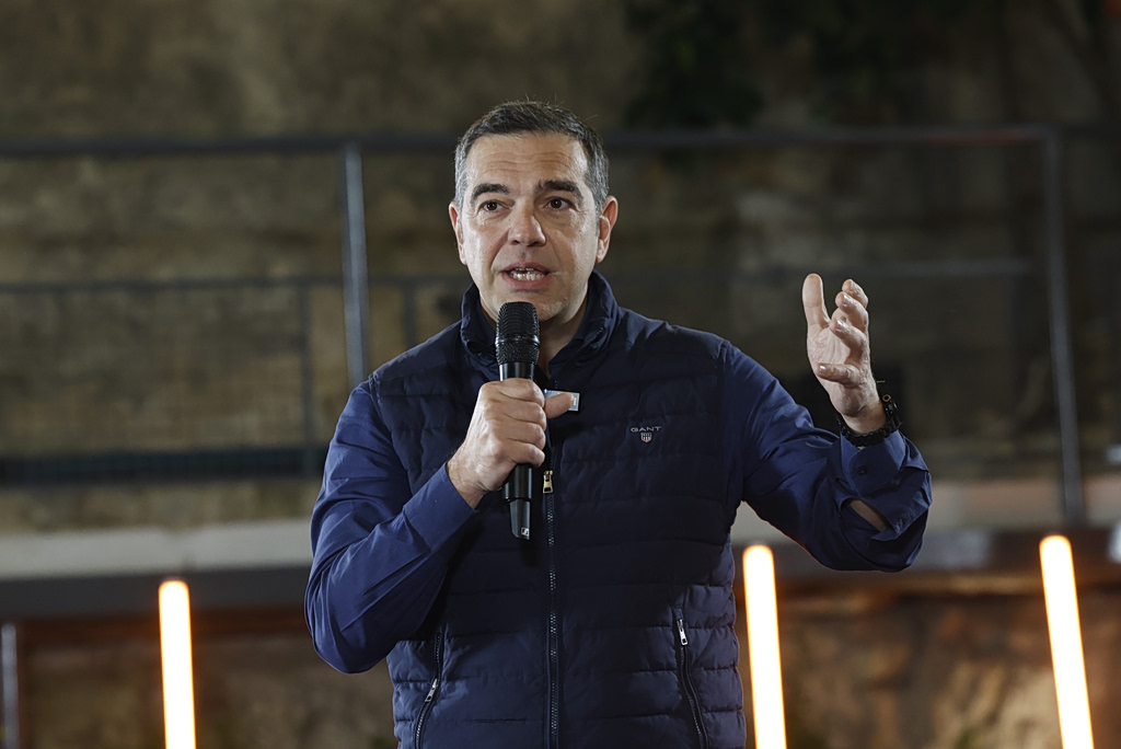 Τσίπρας: Με μπλε, κόκκινο και Κραουνάκη