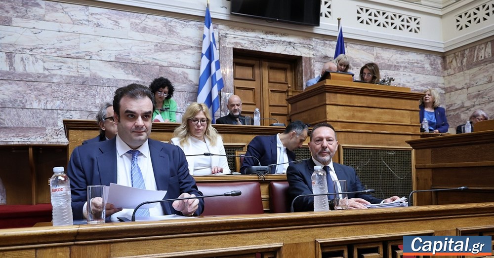 Γιατί η Ελλάδα αποπληρώνει πρόωρα μνημονιακό χρέος εν μέσω κρίσης