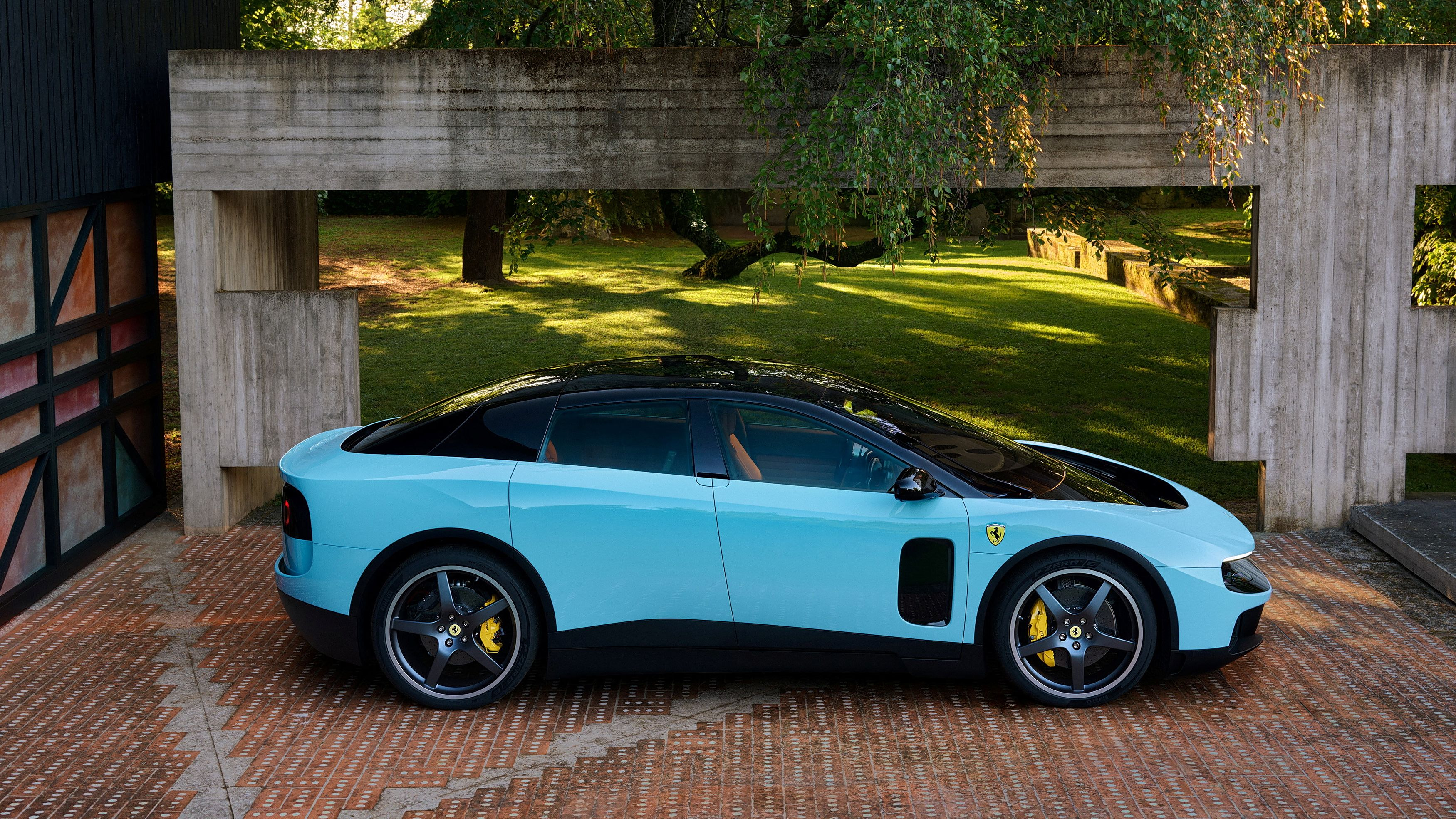 Αγρίεψαν οι τιφόζι της Ferrari μετά την παρουσίαση της ηλεκτροκίνητης Luce - Έξαλλοι οι Ιταλοί