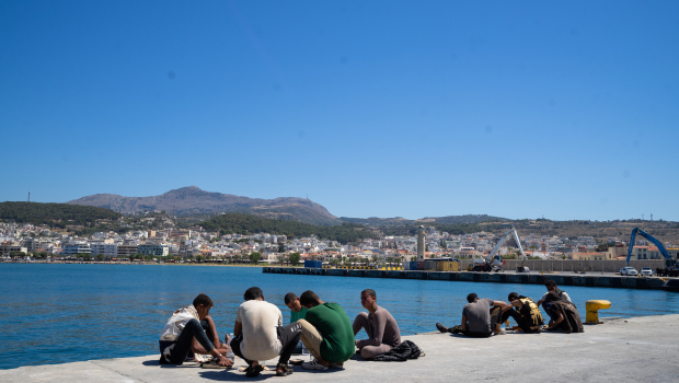 Μείωση των μεταναστευτικών ροών καταγράφει το Υπουργείο Ναυτιλίας για το 2026