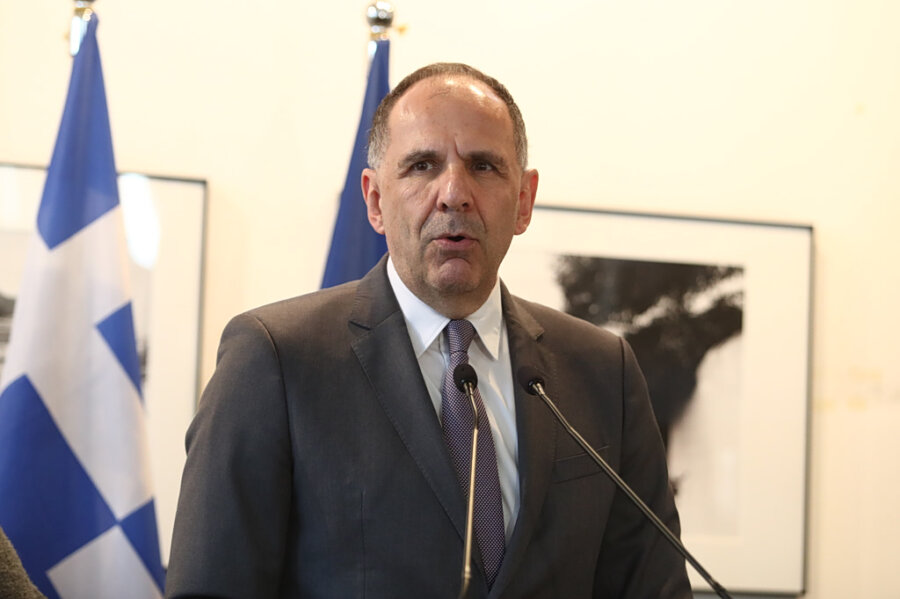 Γιώργος Γεραπετρίτης πορτρέτο