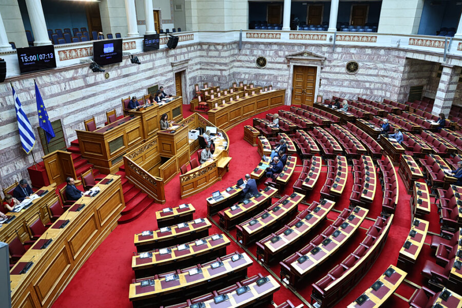 Κινούμενη άμμος: Πώς ανασυντίθεται το πολιτικό σκηνικό