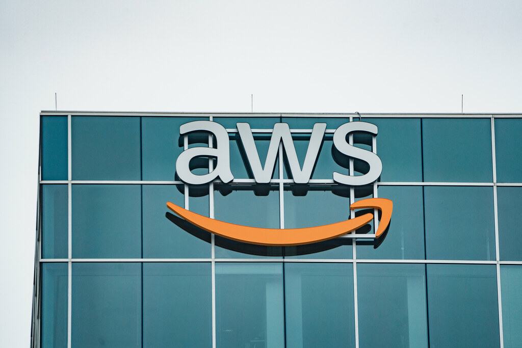 Amazon: Συμφωνία 6 δισ. δολ. με την Snowflake για τσιπ «πρακτόρων» - Οικονομικός Ταχυδρόμος