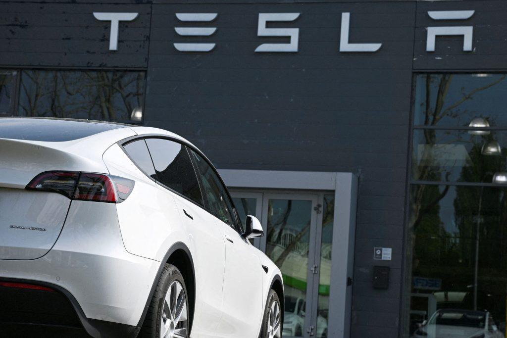 Tesla: Γιατί η συγχώνευση με SpaceX θα μπορούσε να είναι αρνητική για τους μετόχους της - Οικονομικός Ταχυδρόμος