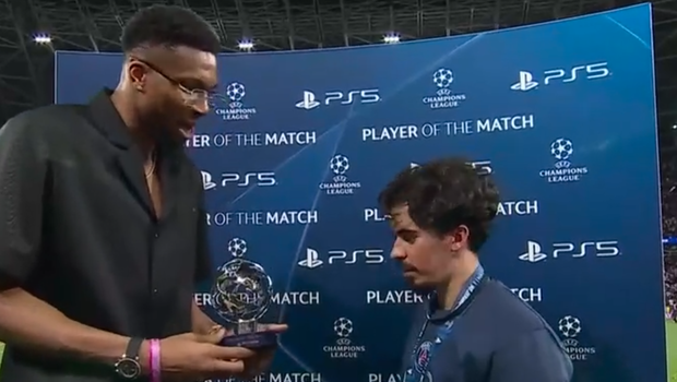 Champions League: MVP ο Βιτίνια, ο Αντετοκούνμπο την απονομή (vid)