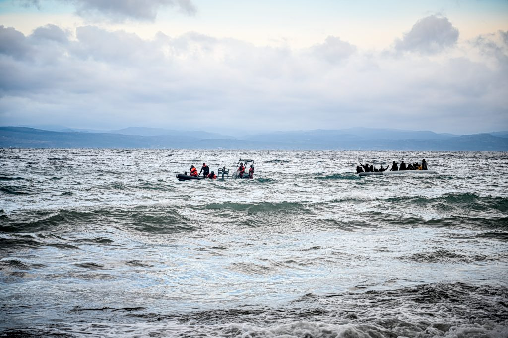 «Screening», fast-track άσυλο και ψηφιακή επιτήρηση: Τι αλλάζει το νέο Ευρωπαϊκό Σύμφωνο στο μεταναστευτικό τοπίo