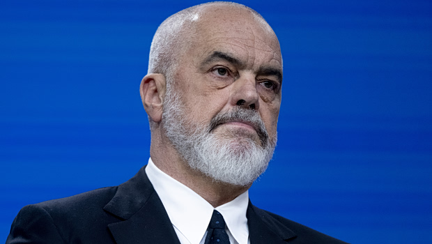 Ράμα για επεισόδια στην Αλβανία: Συγχαρητήρια στην αστυνομία, μηδενική ανοχή στην «άμυαλη συμμορία με τους μύες»