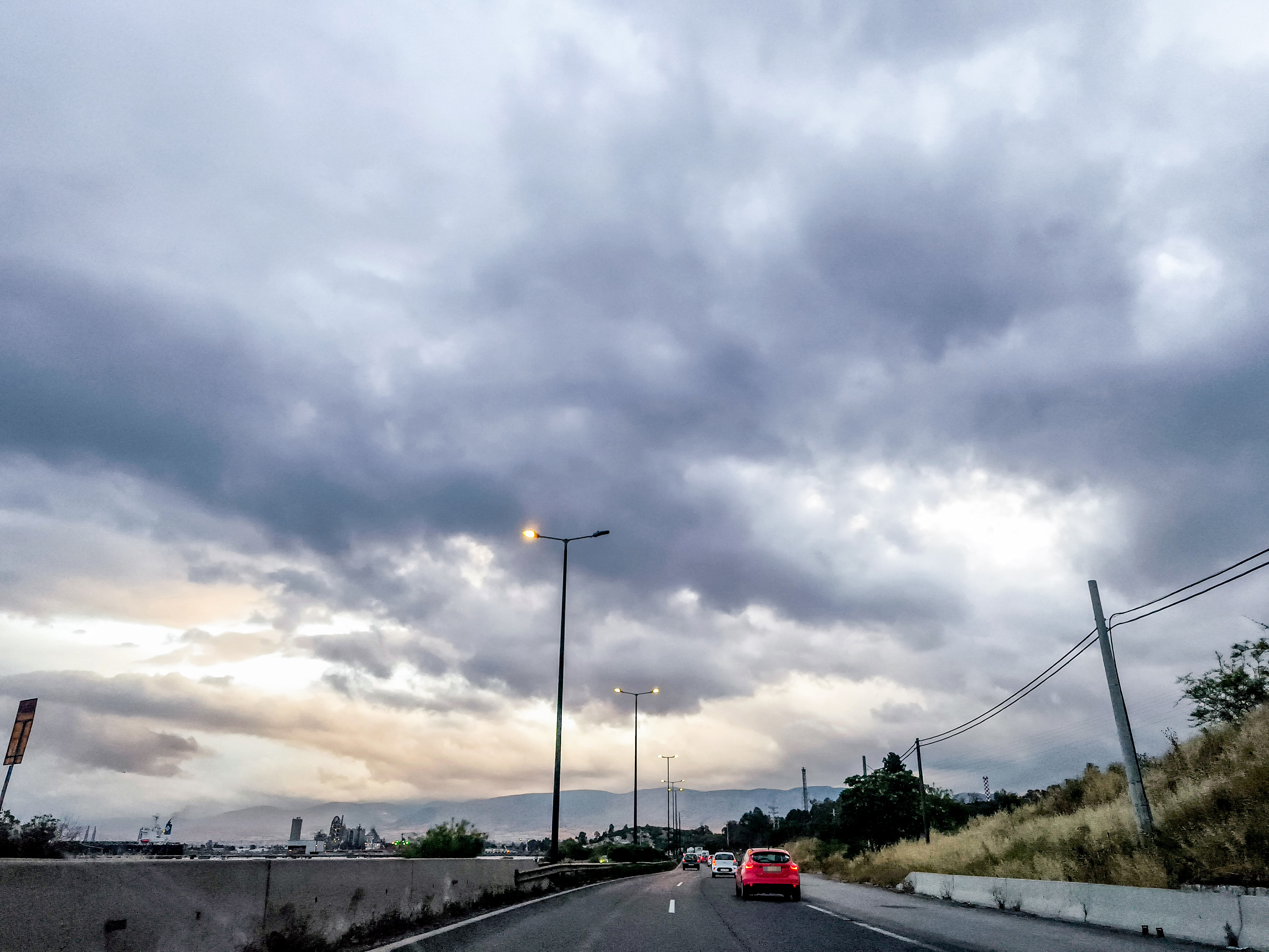 Οσμή αερίου στο λεκανοπέδιο: «Πρέπει επιτέλους στην Ελλάδα να αποκτήσουμε ένα... επιστημονικό κόκκινο τηλέφωνο»