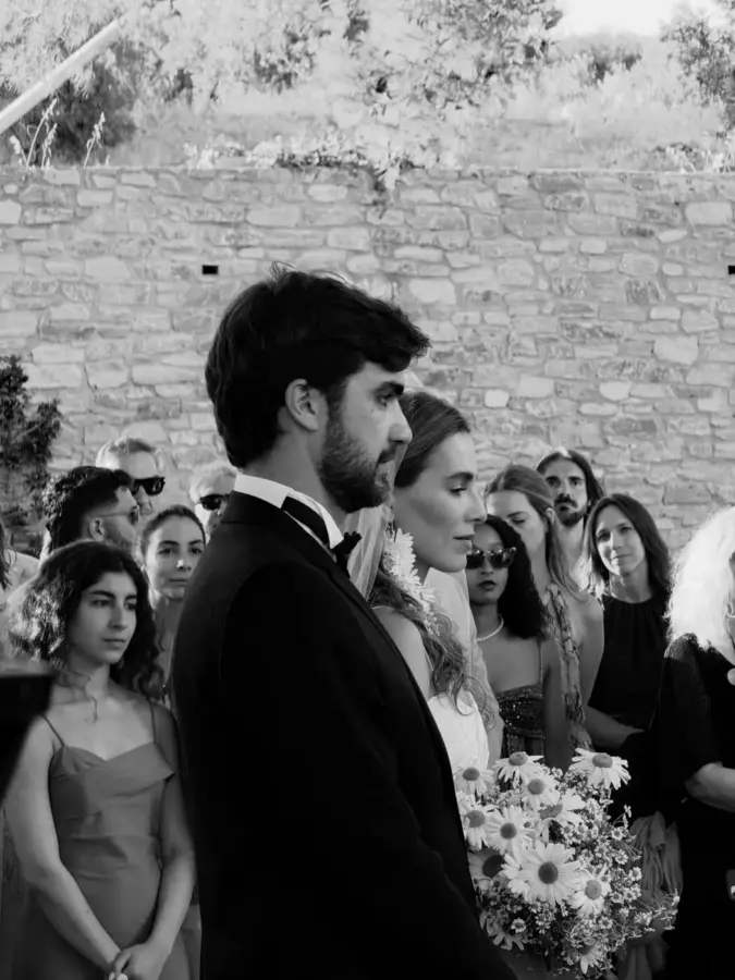 Melia Kreiling: Παντρεύτηκε στη Σύρο η Ελληνίδα ηθοποιός του «Emily in Paris» - Οι επώνυμοι που έδωσαν το παρών