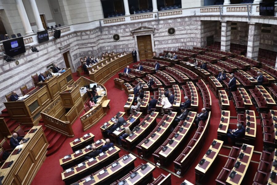 Αναταράξεις στην Κεντροαριστερά: Παραιτήσεις, μετακινήσεις και παρασκήνιο συνεργασιών – Δημοσκοπική εδραίωση ΕΛΑΣ